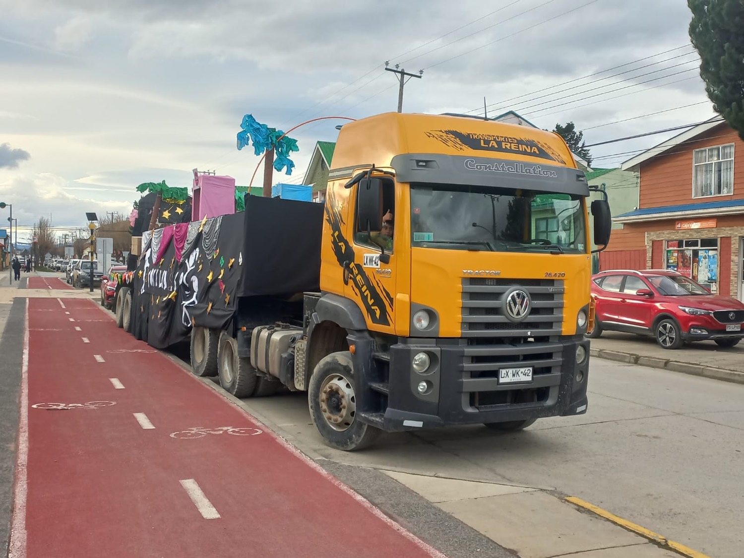 Transporte de camión sobre cama baja